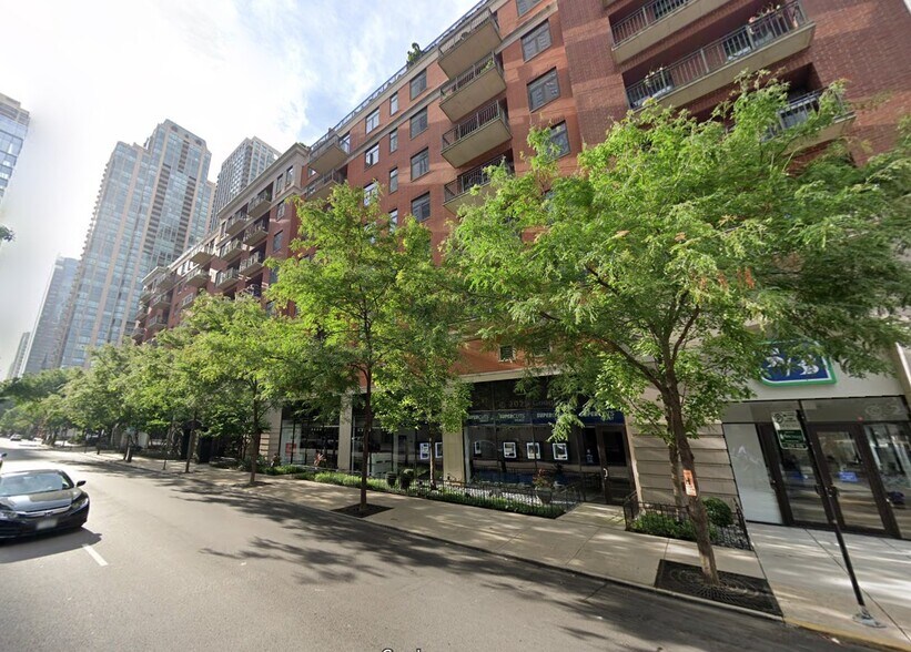 33 W Huron St, Chicago, IL à louer - Photo de l’immeuble – Image 2 sur 13