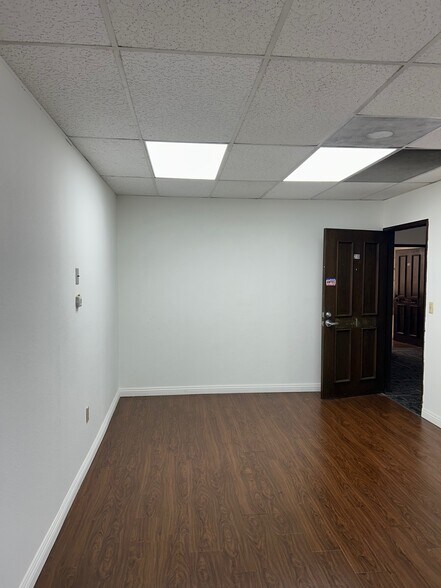 12140 Artesia Blvd, Artesia, CA à louer - Photo intérieure – Image 2 sur 17
