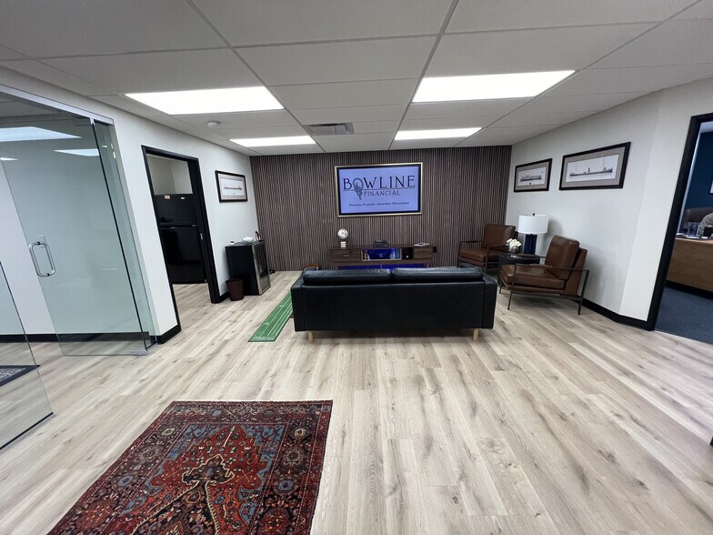 20902 Mack Ave, Grosse Pointe, MI à louer - Photo intérieure – Image 2 sur 19