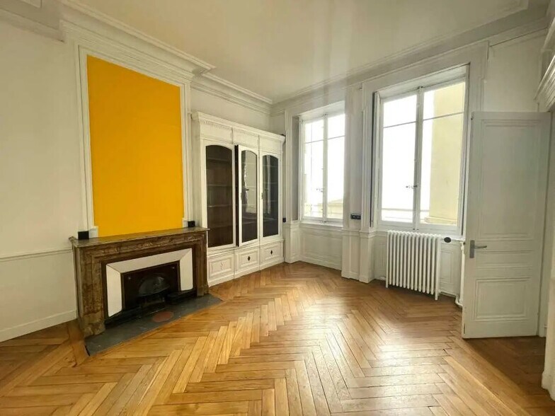 Bureau dans Lyon à louer - Photo de l’immeuble – Image 2 sur 10