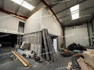 Plus de détails pour Bureau, Industriel/Logistique à louer