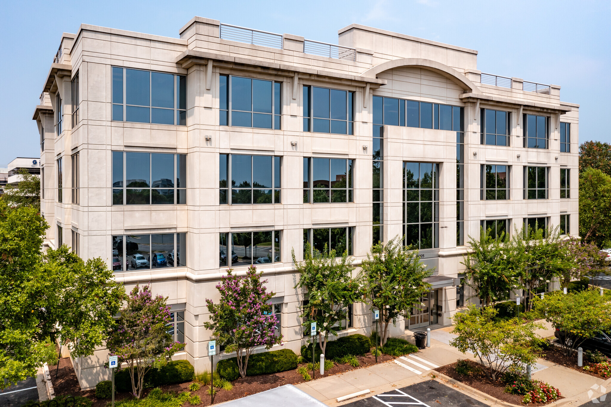 15005 Shady Grove Rd, Rockville, MD à louer Photo de l’immeuble– Image 1 sur 8