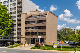Plus de détails pour 8807 Colesville Rd, Silver Spring, MD - Bureau à vendre
