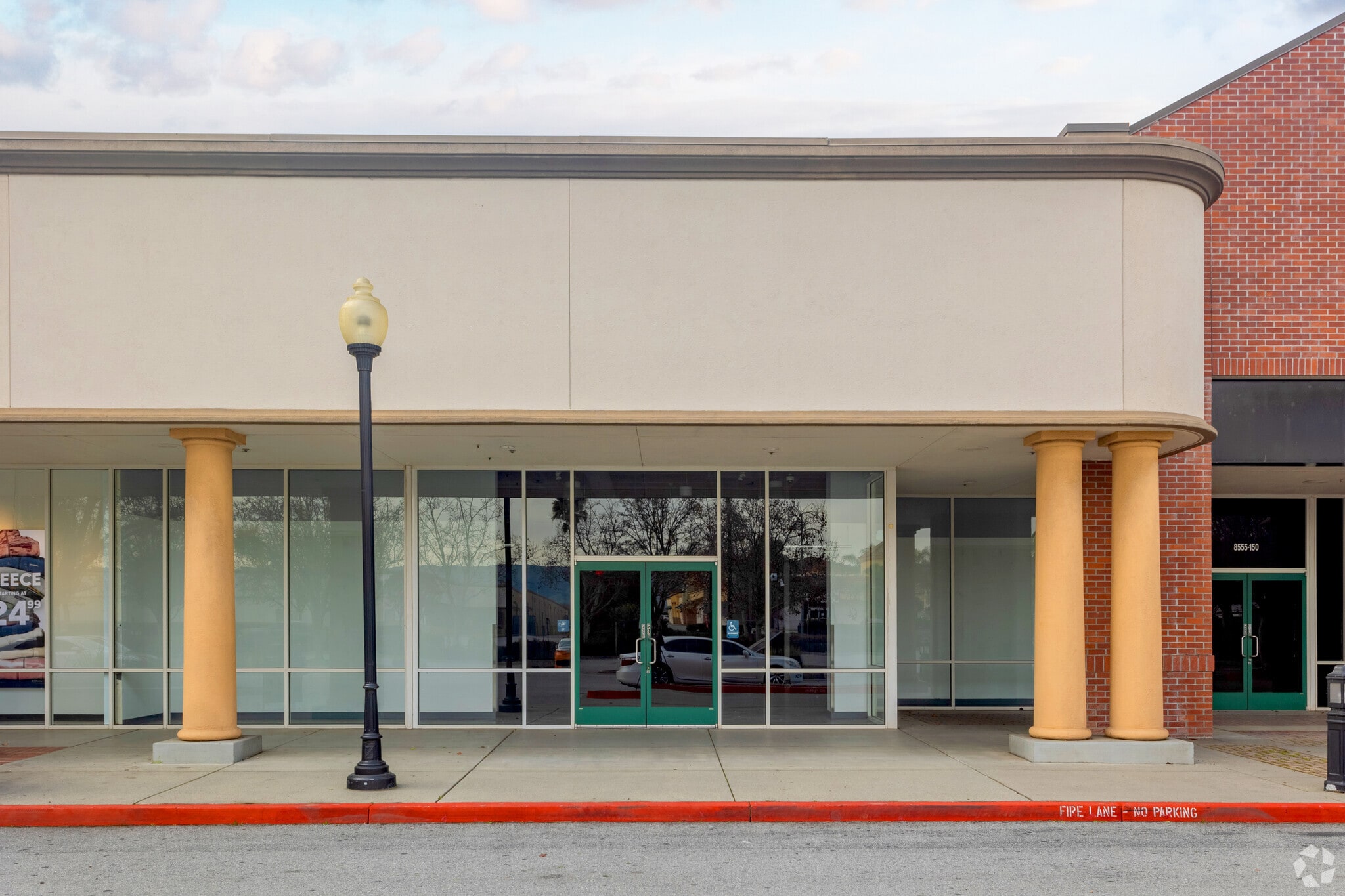 8555 San Ysidro Ave, Gilroy, CA à vendre Photo intérieure– Image 1 sur 7