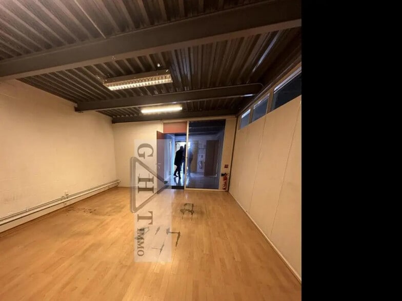 Industriel/Logistique dans Alfortville à vendre - Photo de l’immeuble – Image 3 sur 7