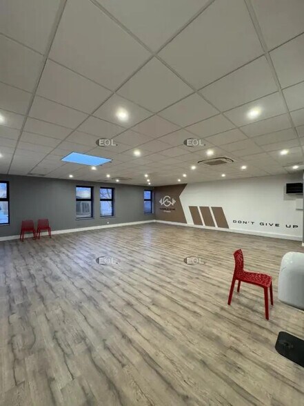 Local d’activités dans Champigny-sur-Marne à louer - Photo intérieure – Image 3 sur 13