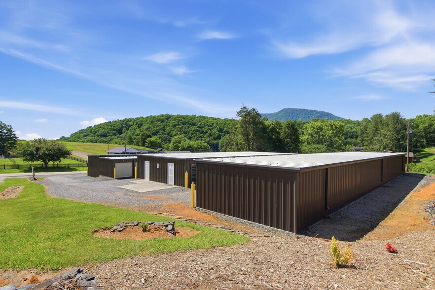 1139/1143 Old Hwy 16 hwy, Jefferson, NC à vendre - Photo de l’immeuble – Image 3 sur 19