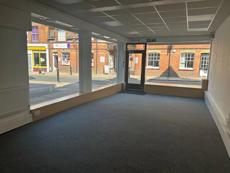 10-12 Denmark St, Wokingham à louer - Photo de l’immeuble – Image 2 sur 11