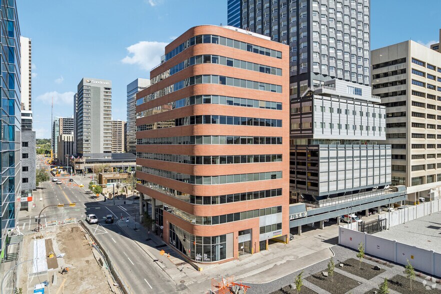 855 8th Ave SW, Calgary, AB à louer - Photo de l’immeuble – Image 1 sur 5