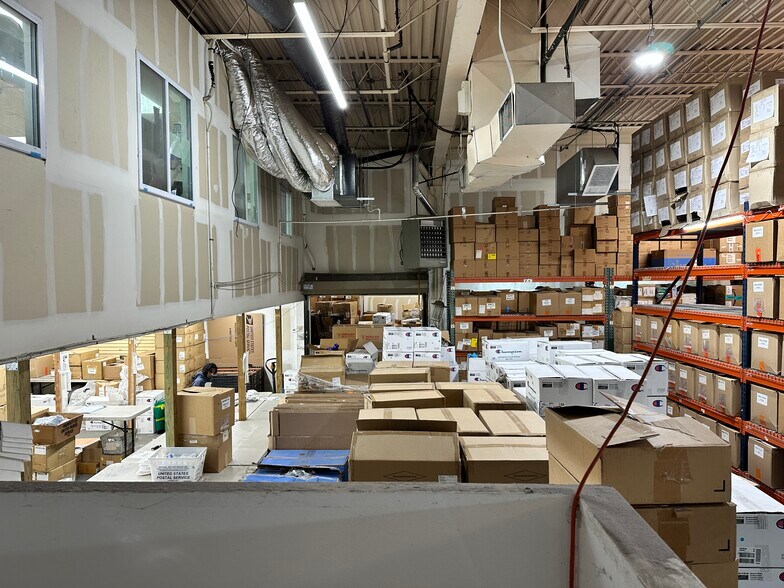 1185 McDonald Ave, Brooklyn, NY à louer - Photo de l’immeuble – Image 3 sur 3