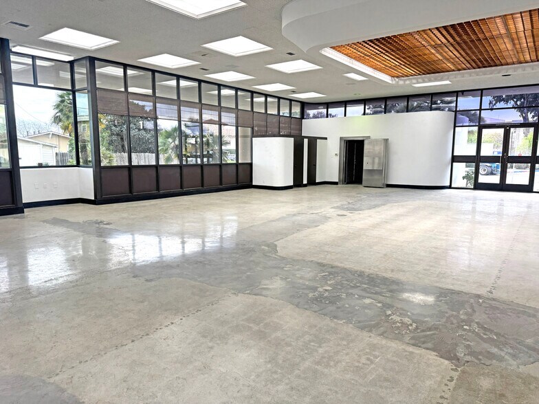 408 E Main St, Santa Maria, CA à vendre - Photo intérieure – Image 2 sur 13