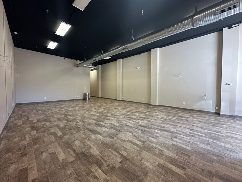 100 E Main St, Spartanburg, SC à louer - Photo de l’immeuble – Image 3 sur 12