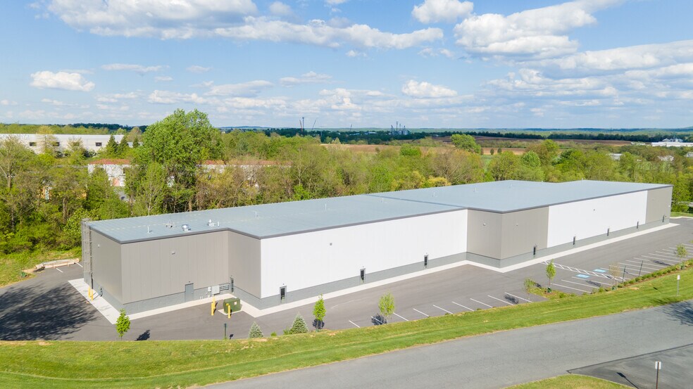 3950 Dartmouth Ct, Frederick, MD à louer - Photo de l’immeuble – Image 2 sur 3