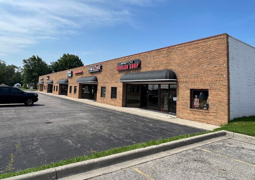 34841-34877 Mound Rd, Sterling Heights, MI à louer - Photo de l’immeuble – Image 2 sur 4