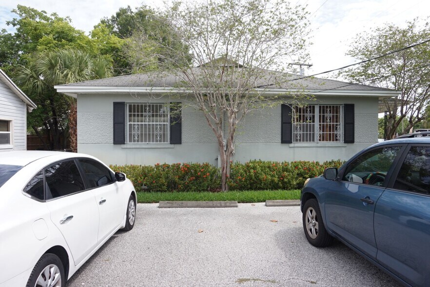 902 N Armenia Ave, Tampa, FL à louer - Photo de l’immeuble – Image 2 sur 28