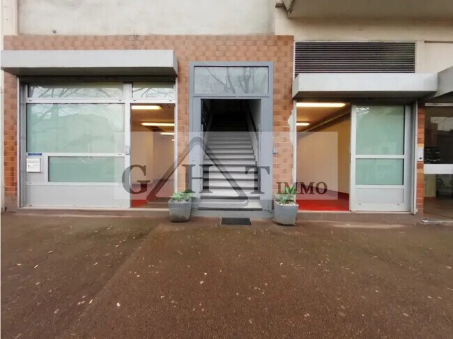 Plus de détails pour Local commercial à vendre