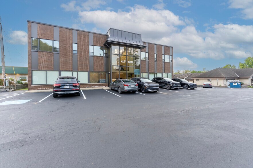 3025 Washington Rd, McMurray, PA à louer - Photo de l’immeuble – Image 2 sur 2