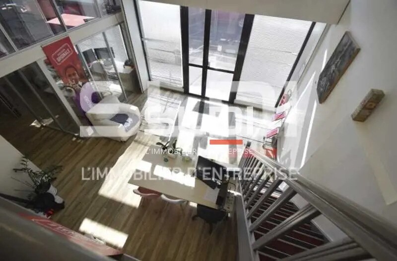 Local commercial dans Lyon à louer - Photo de l’immeuble – Image 1 sur 6