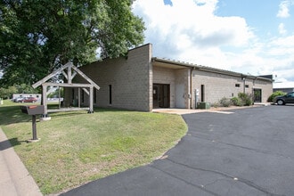 440 Emerson St, Cambridge, MN à louer Photo intérieure– Image 1 sur 38