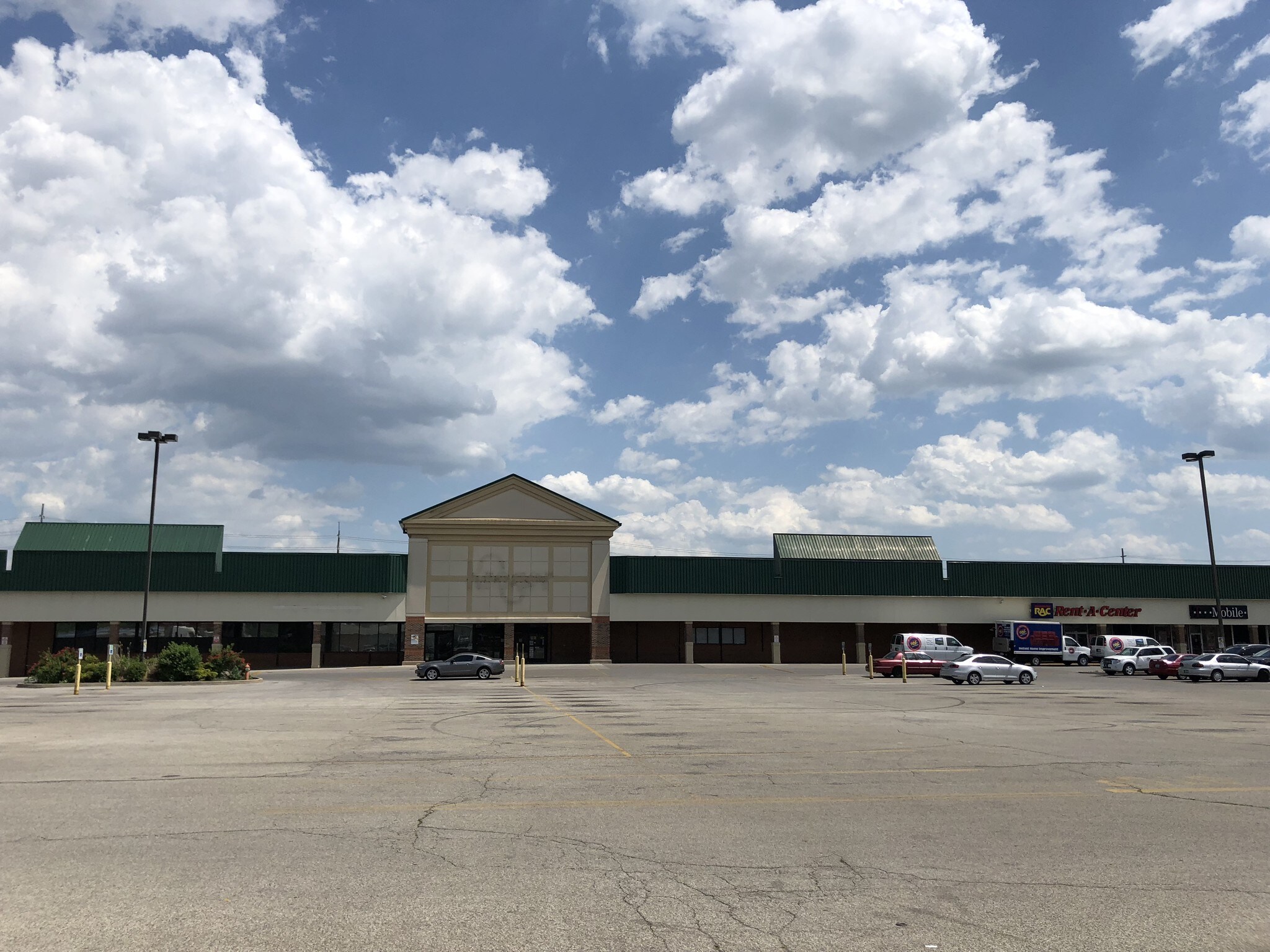 3815-3943 7th Street Rd, Louisville, KY à louer Photo de l’immeuble– Image 1 sur 3