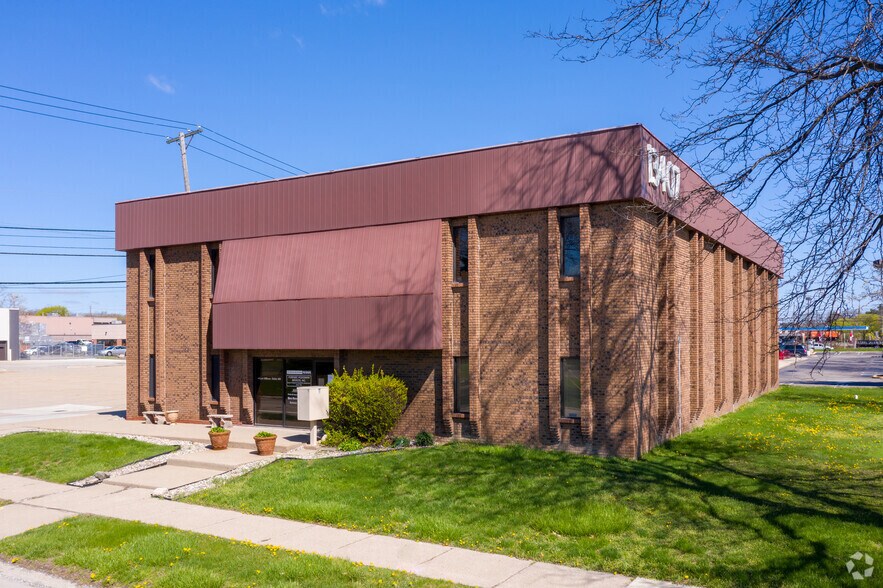 13407 Farmington Rd, Livonia, MI à louer - Photo principale – Image 1 sur 4