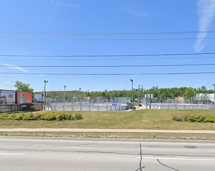 440 Dunlop St, Barrie, ON à vendre - Photo principale – Image 1 sur 1