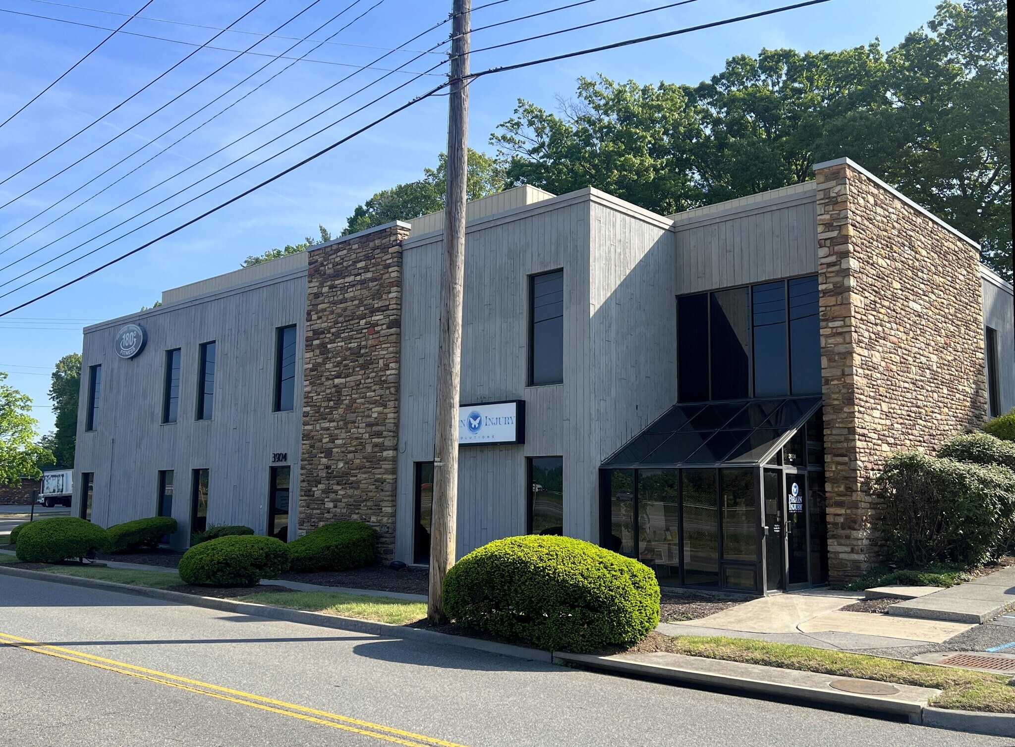 3902-3904 Franklin Rd, Roanoke, VA à louer Photo principale– Image 1 sur 25