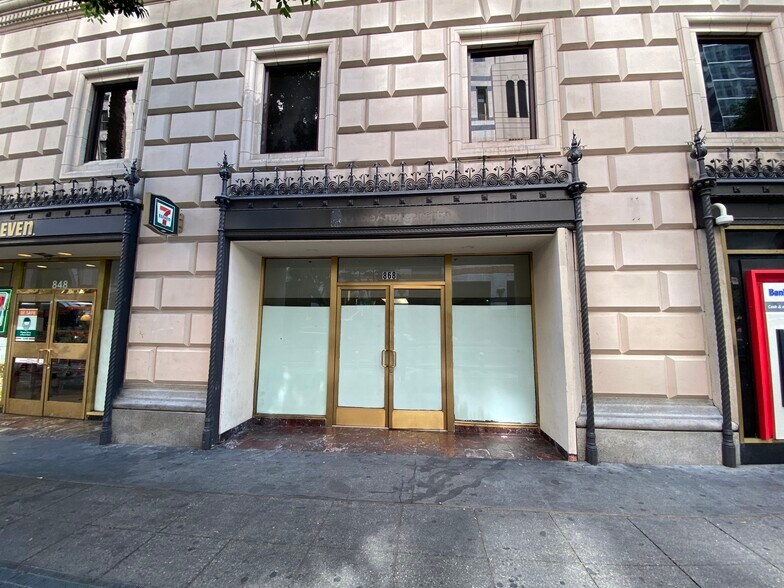 818 W 7th St, Los Angeles, CA à louer - Photo de l’immeuble – Image 3 sur 23