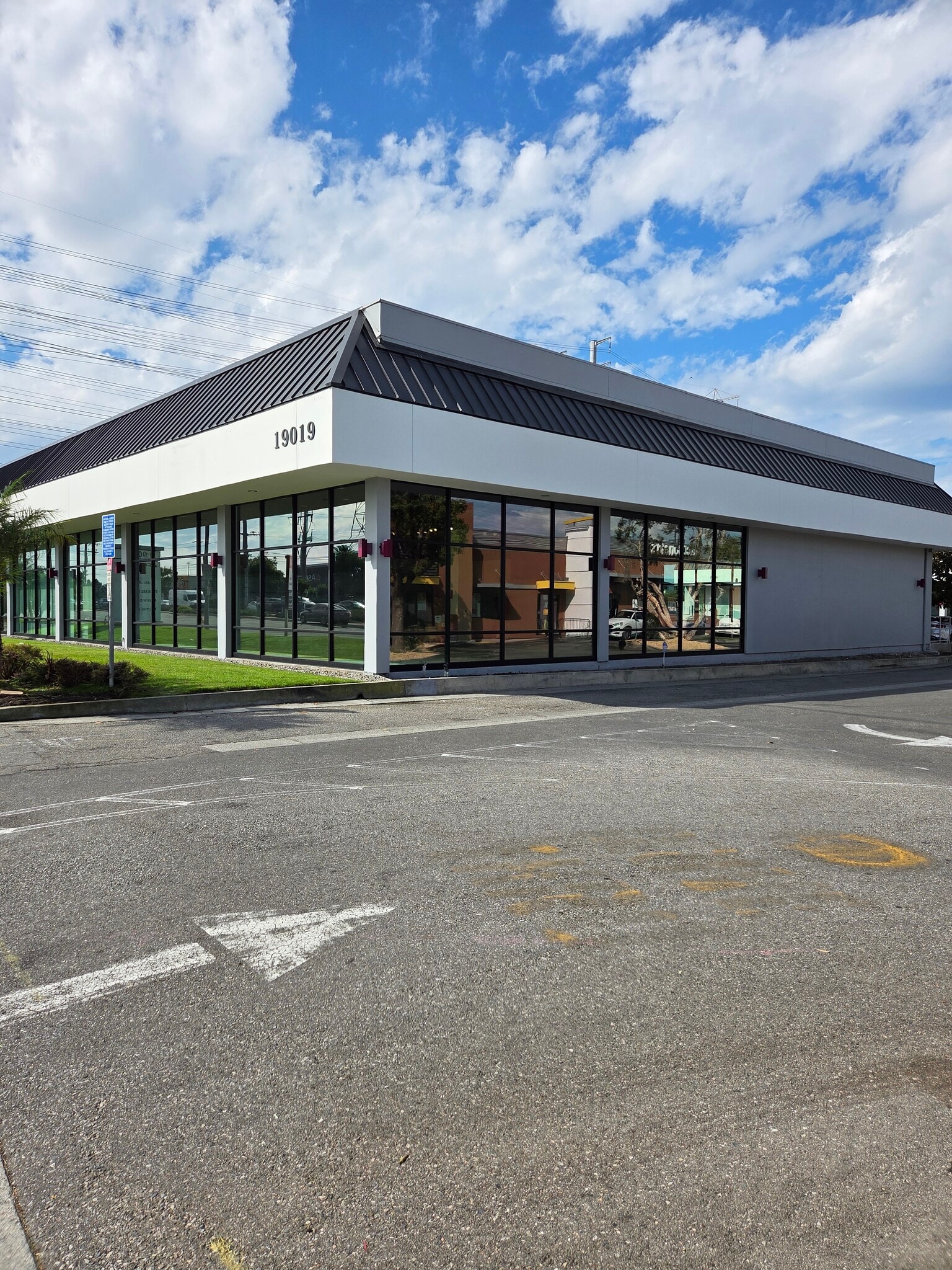 19009-19019 Hawthorne Blvd, Torrance, CA à louer Photo intérieure– Image 1 sur 3