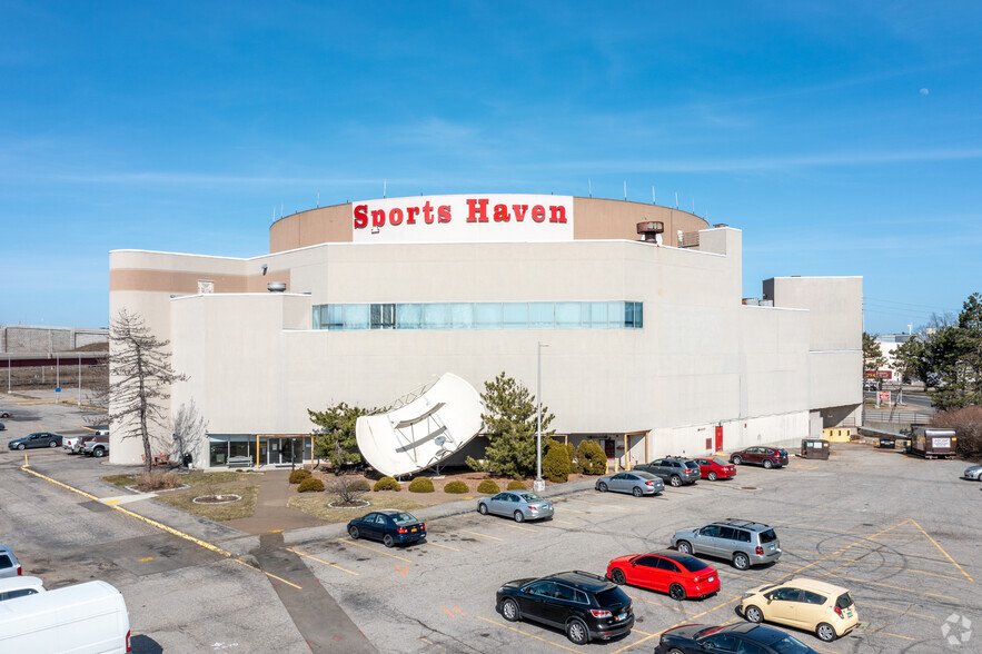 600 Long Wharf Dr, New Haven, CT à louer - Photo de l’immeuble – Image 3 sur 12