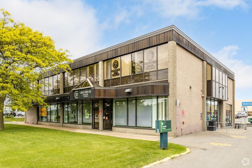 201-203 Boul Hymus, Pointe-claire, QC à louer - Photo principale – Image 1 sur 4