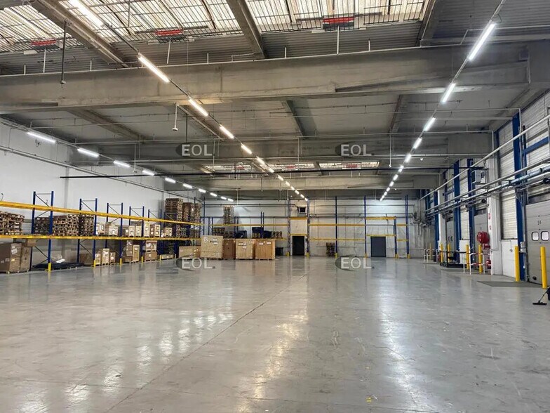 Industriel/Logistique dans Lognes à louer - Photo de l’immeuble – Image 3 sur 6