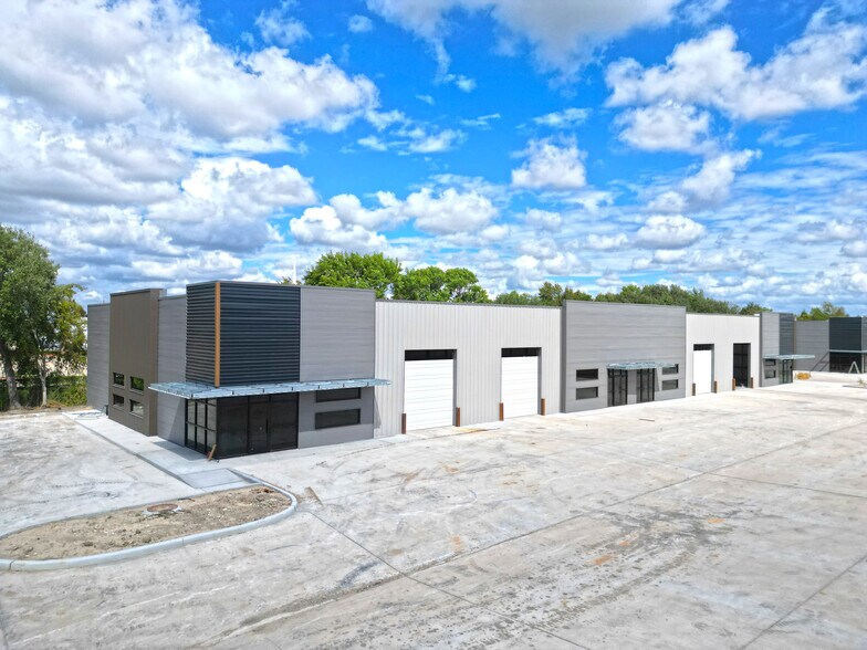 5279 N Main St, Baytown, TX à louer - Photo de l’immeuble – Image 1 sur 7