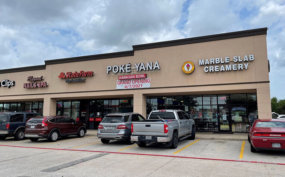 17400 Spring Cypress Rd, Cypress, TX à louer - Photo de l’immeuble – Image 2 sur 5