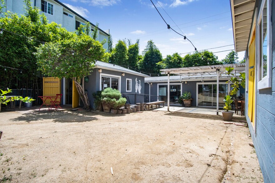 4760 York Blvd, Los Angeles, CA à louer - Photo de l’immeuble – Image 1 sur 34
