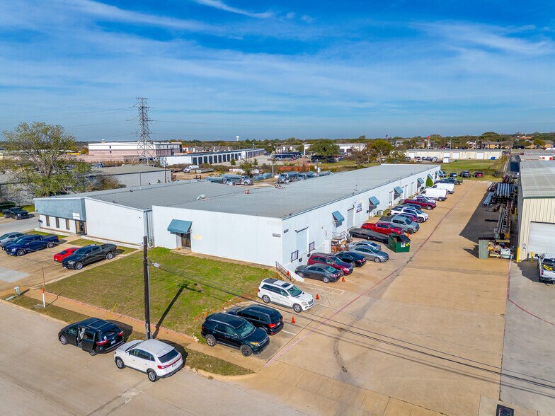 10709 Tube Dr, Fort Worth, TX à louer - Photo de l’immeuble – Image 3 sur 9