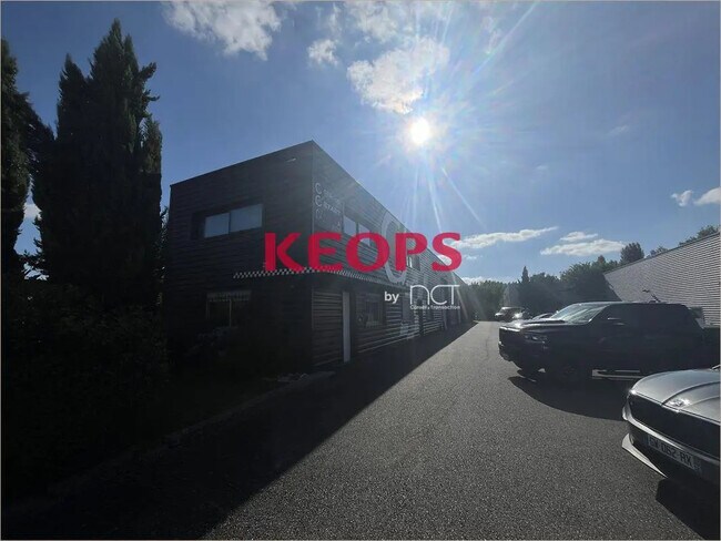 Plus de détails pour Local d'activités à louer