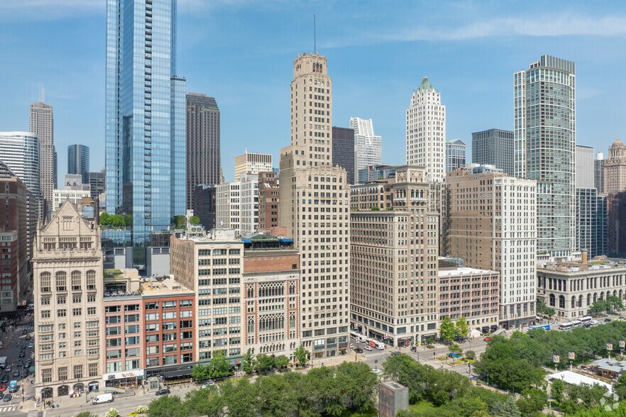 8 S Michigan Ave, Chicago, IL à louer - Photo de l’immeuble – Image 2 sur 23