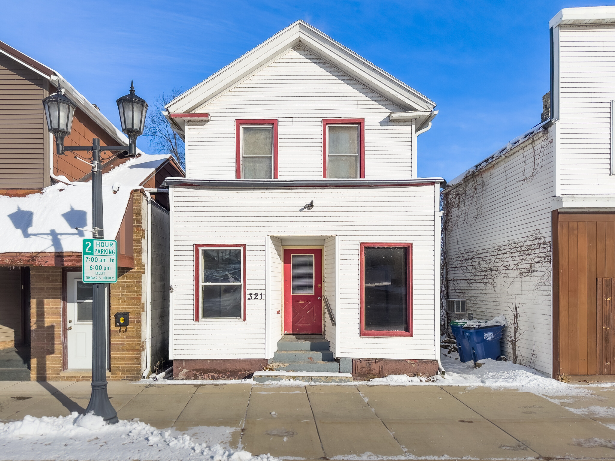 321 Harrison St, Kewaunee, WI à vendre Photo principale– Image 1 sur 35