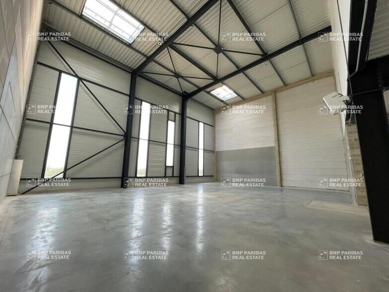 Local d’activités dans Wissous à louer - Photo intérieure – Image 2 sur 5