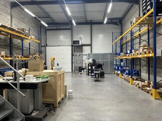 Plus de détails pour Local d'activités à louer