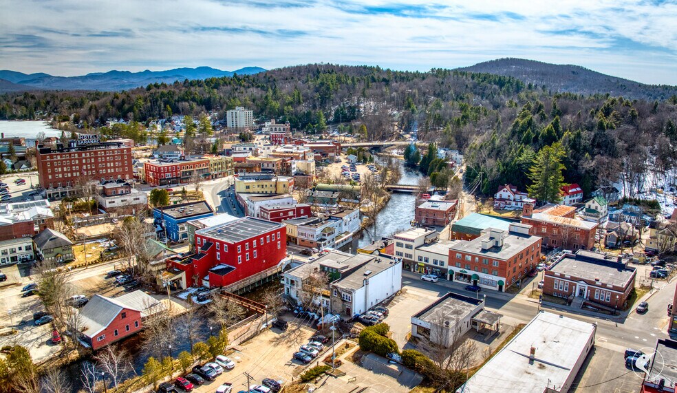 38 Broadway, Saranac Lake, NY à vendre - Photo de l’immeuble – Image 3 sur 19