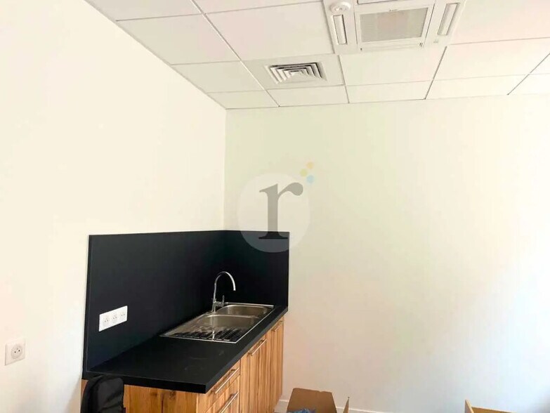 Bureau dans Lille à louer - Photo de l’immeuble – Image 2 sur 5