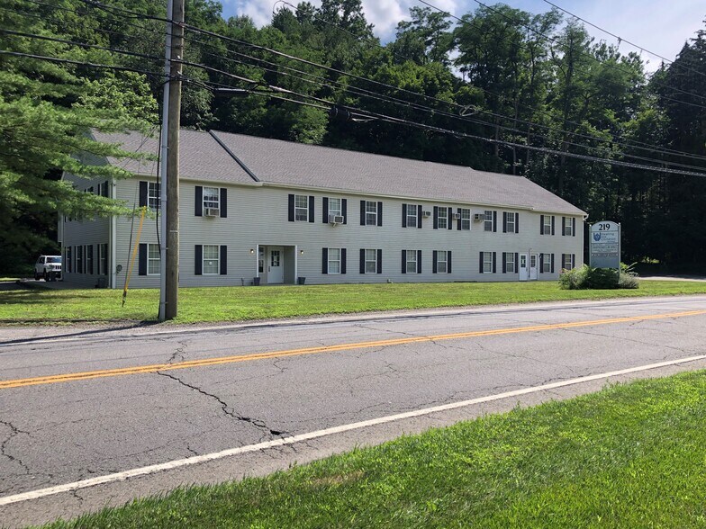 219 Kent Rd, New Milford, CT à louer - Photo de l’immeuble – Image 3 sur 45