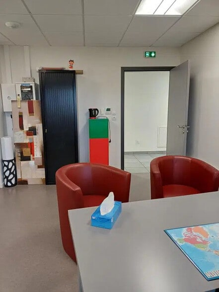 2 Rue Geneviève Anthonioz De Gaulle, Saint-Vallier à louer - Photo de l’immeuble – Image 3 sur 3