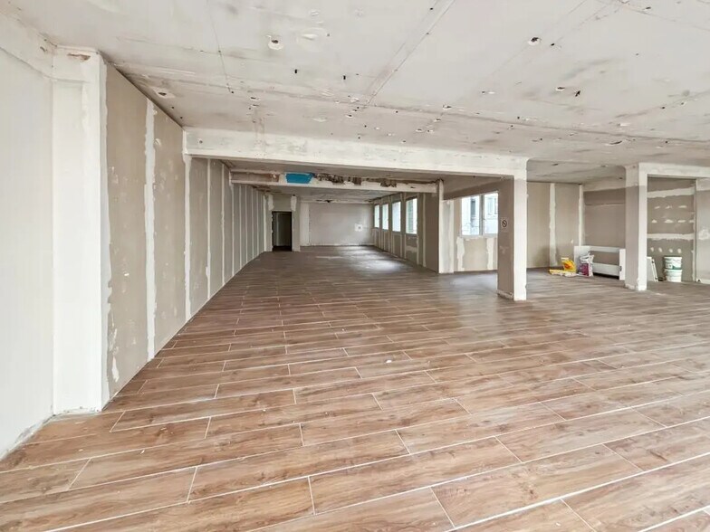 Bureau dans Paris à louer - Photo de l’immeuble – Image 2 sur 3