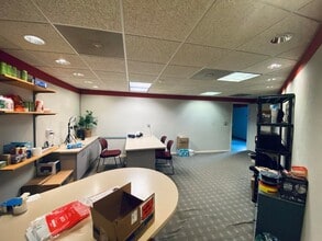 4230 W Loomis Rd, Greenfield, WI à louer Photo intérieure– Image 1 sur 20