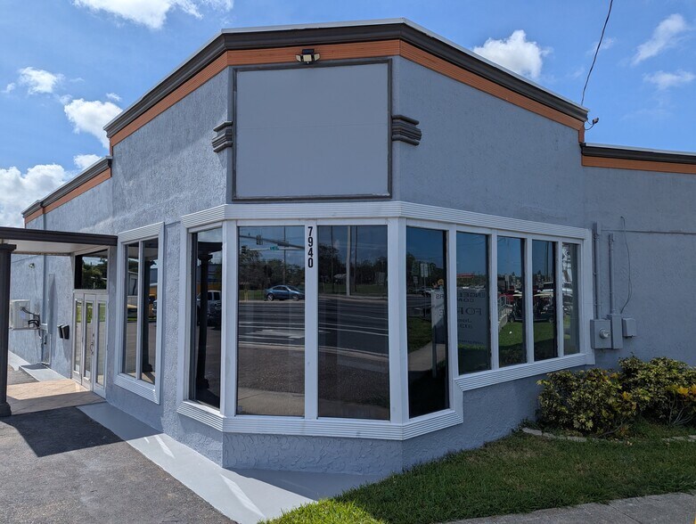 7940 Grand Blvd, Port Richey, FL à vendre - Photo de l’immeuble – Image 1 sur 16