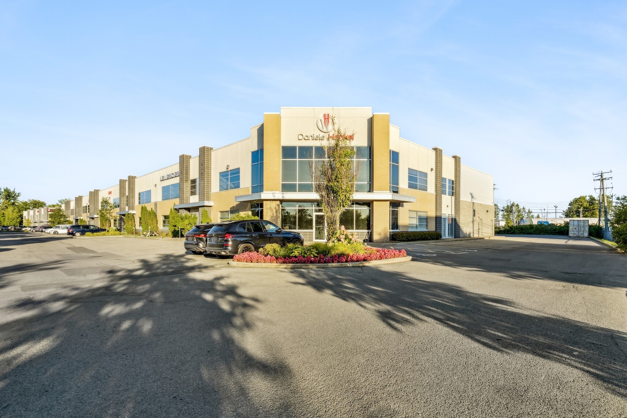 9283 Rue Thimens, Pierrefonds, QC à vendre Photo principale– Image 1 sur 4