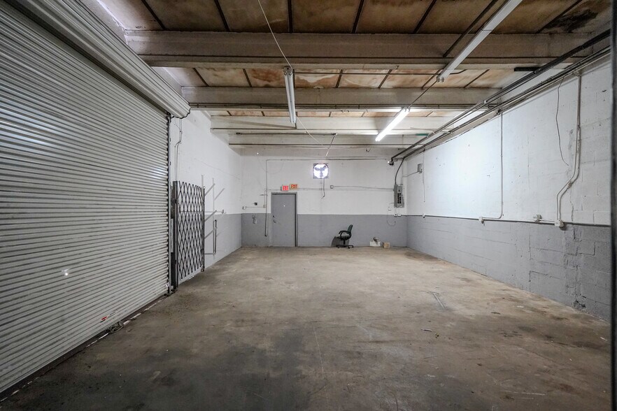 2301 NW 7th Pl, Miami, FL à louer - Photo intérieure – Image 3 sur 36